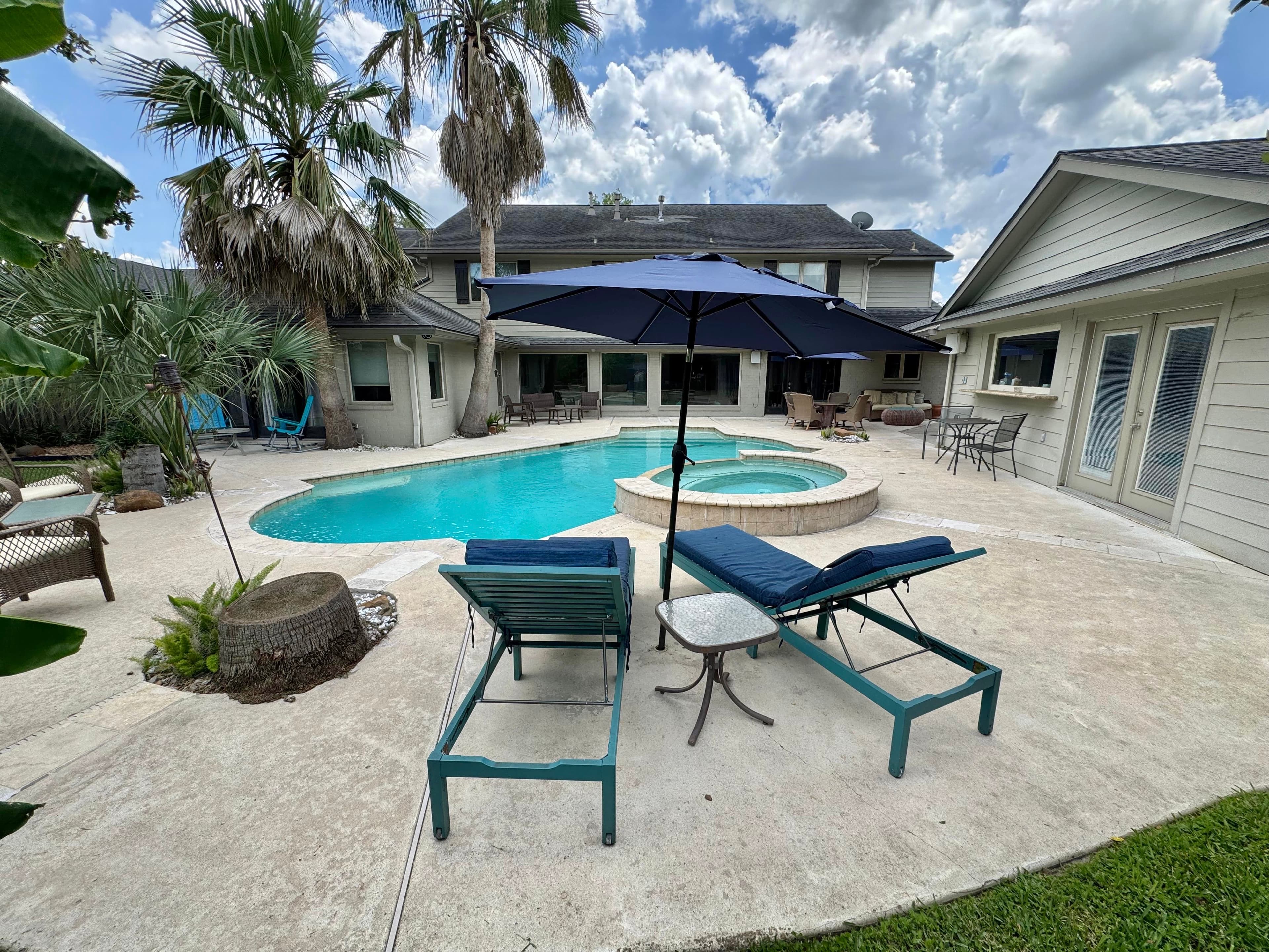 Braes Mansion — furnished extended-stay rental in Bellaire / Meyerland Area, Houston