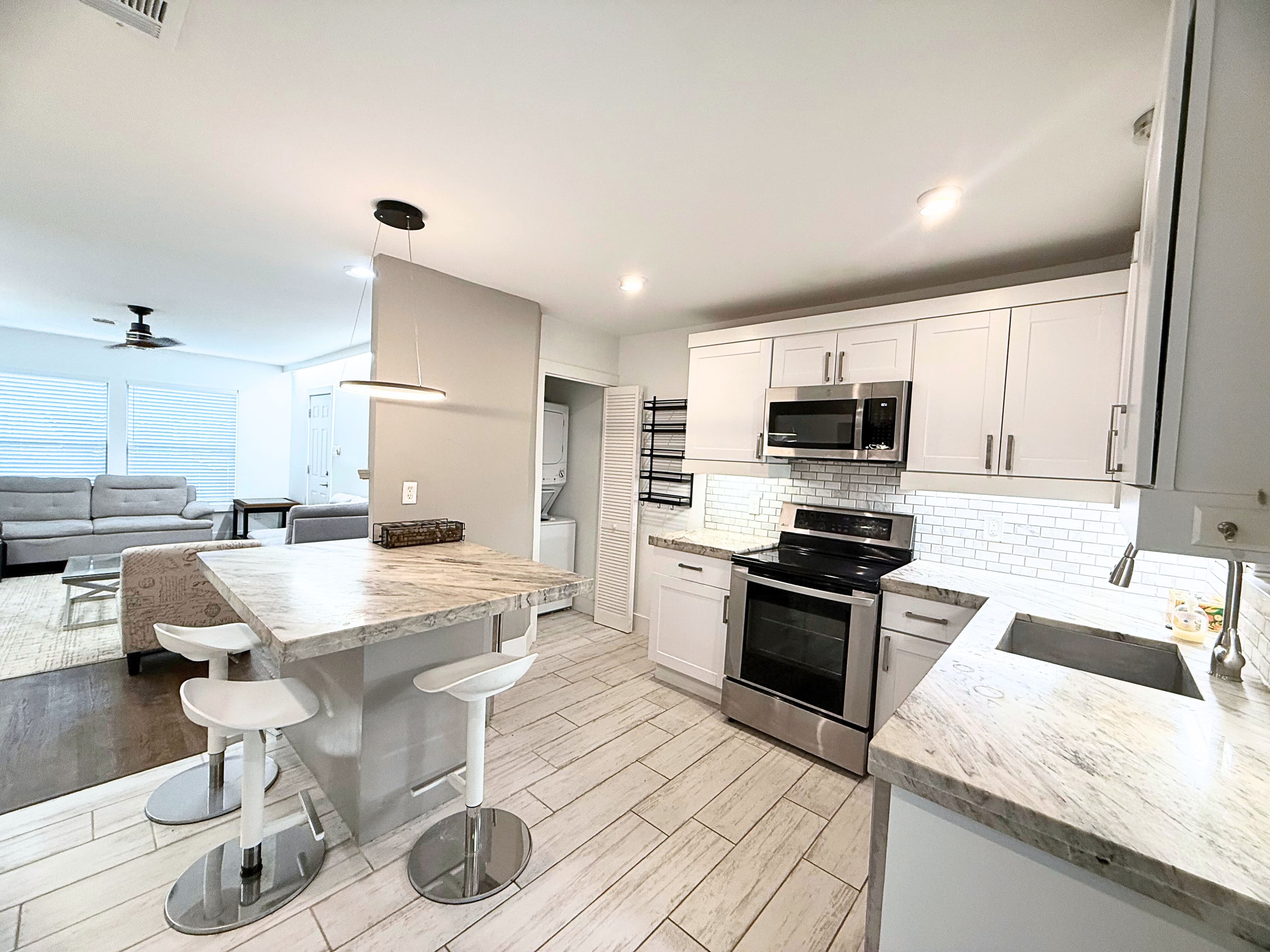 Avondale Retreat — furnished extended-stay rental in Montrose, Houston